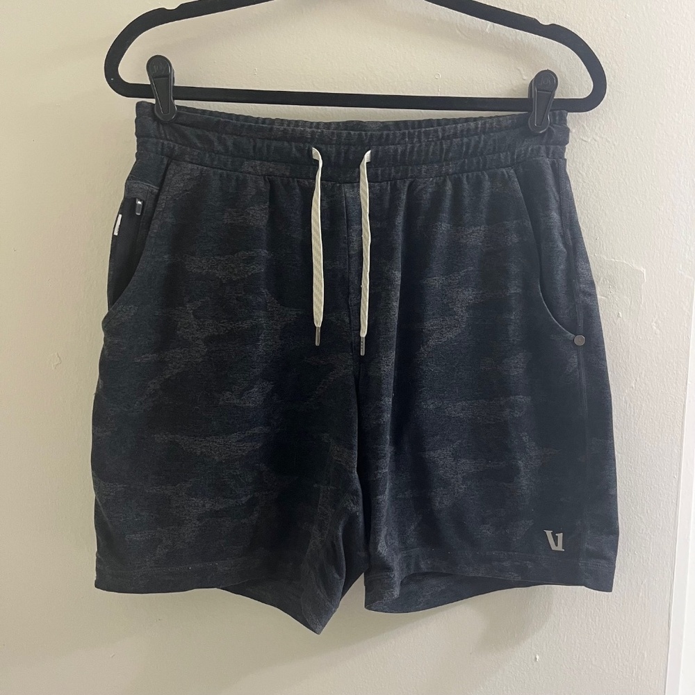 Vuori DreamKnit Ponto Short in Black Camo